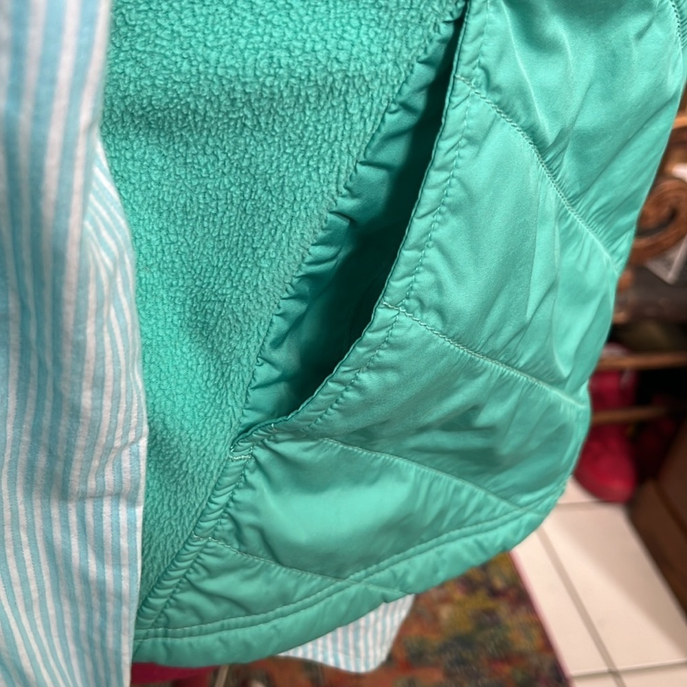 Columbia  Vest  Full zip front  3 pockets turtleneck  mint green quilted  size S - Picture 6 of 15